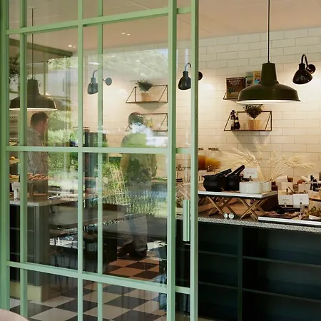 Ξενοδοχείο Britannia 4*