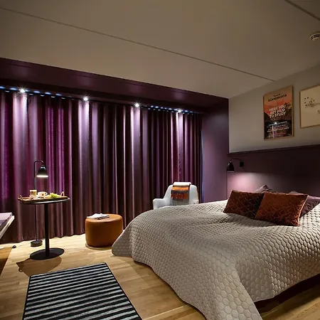 Britannia Hotell 4*