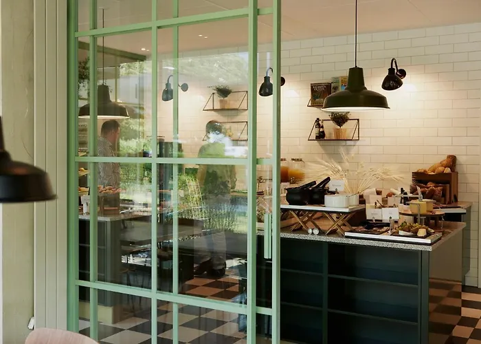 מלון Britannia 4*